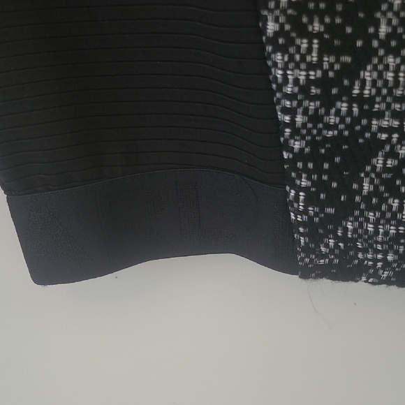 BNWT Karl Lagerfeld Top - Picture 9 of 12